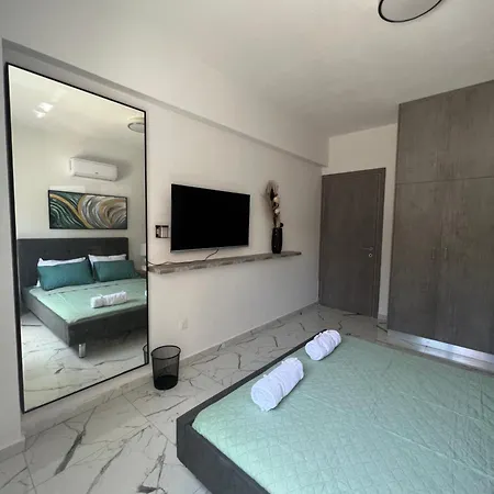 A5 Luxe Oasis Retreat - 3 Minute Drive To
