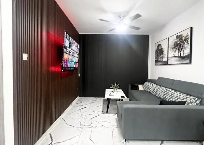 A5 Luxe Oasis Retreat - 3 Minute Drive To Paphos