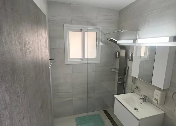 A5 Luxe Oasis Retreat - 3 Minute Drive To