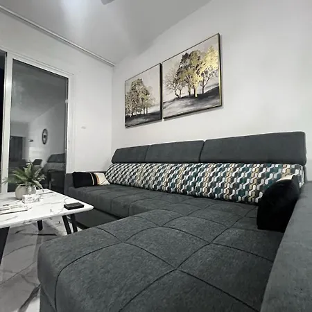A5 Luxe Oasis Retreat - 3 Minute Drive To * Paphos
